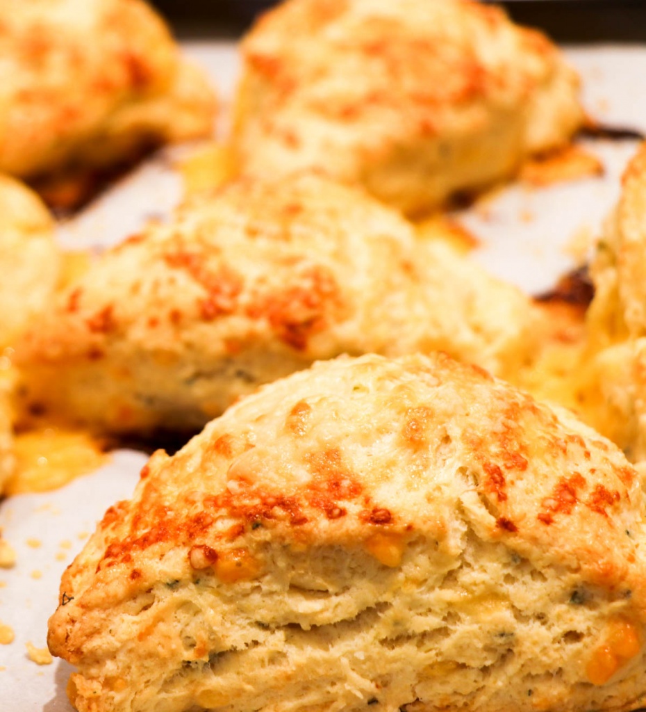 Scones Cheddar Herb